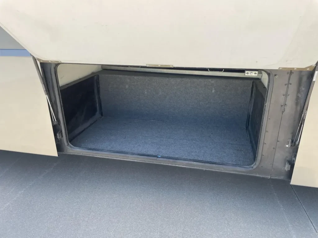 2002 Winnebago Itasca Horizon Motorcoach