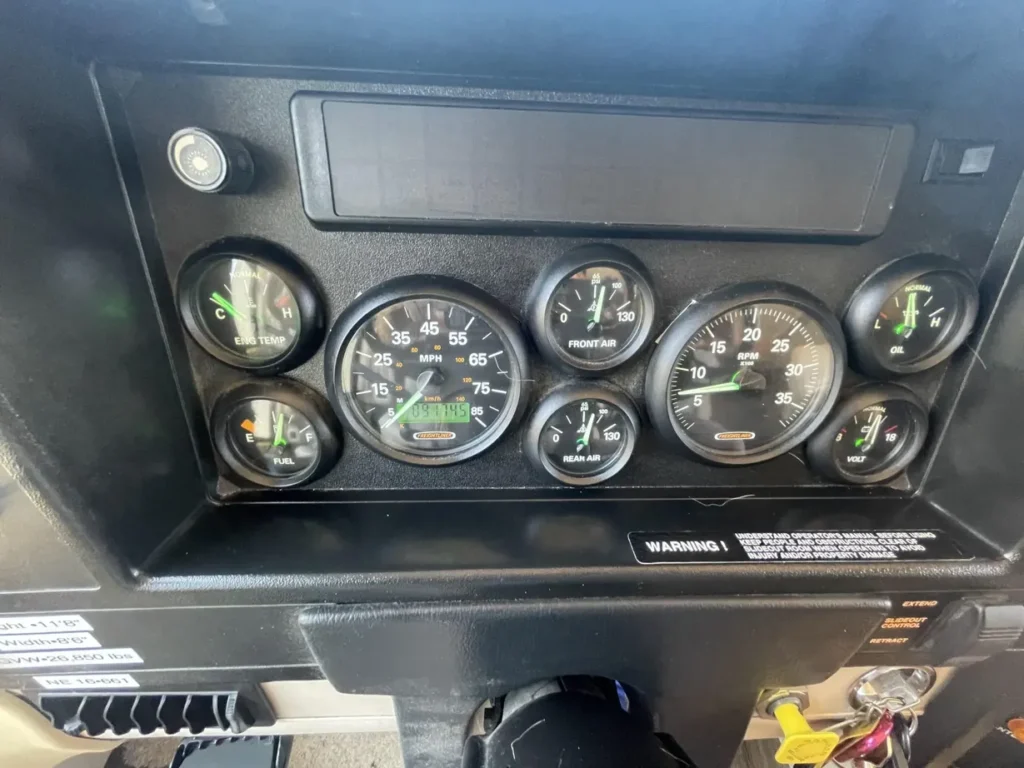 2002 Winnebago Itasca Horizon Motorcoach