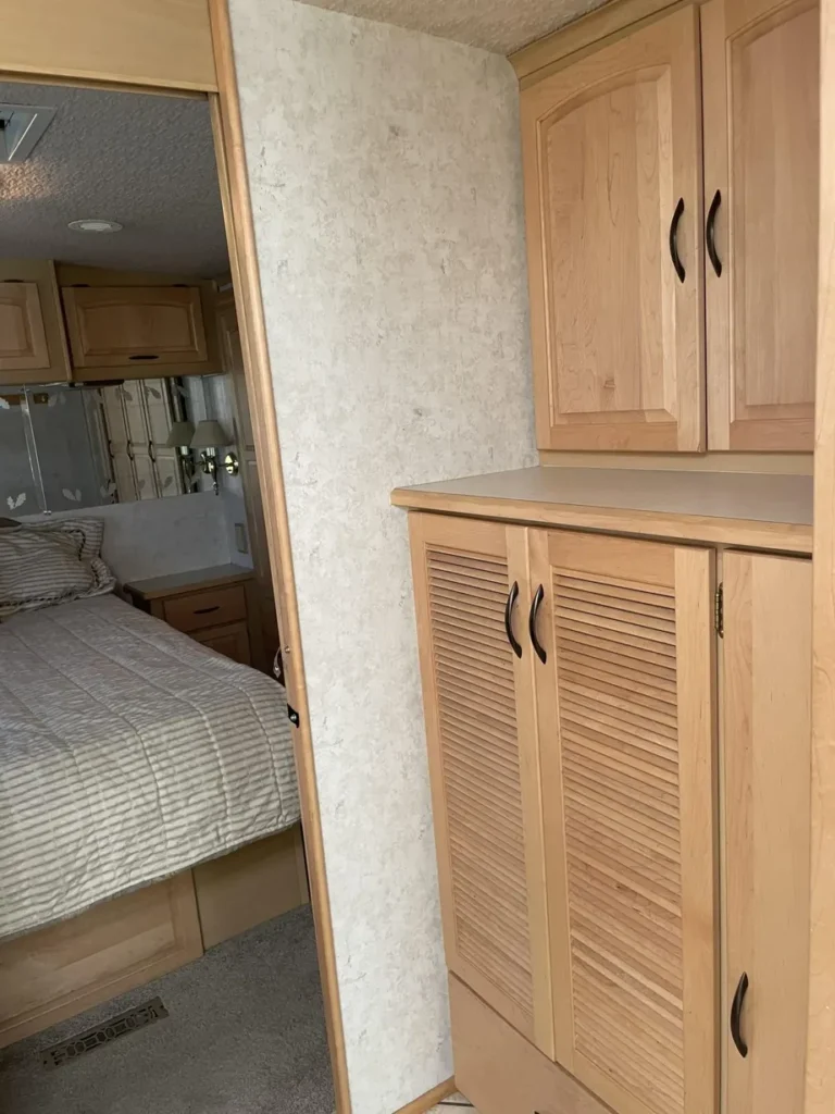 2002 Winnebago Itasca Horizon Motorcoach