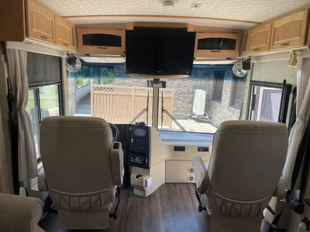 2002 Winnebago Itasca Horizon Motorcoach