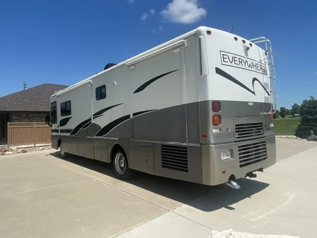 2002 Winnebago Itasca Horizon Motorcoach