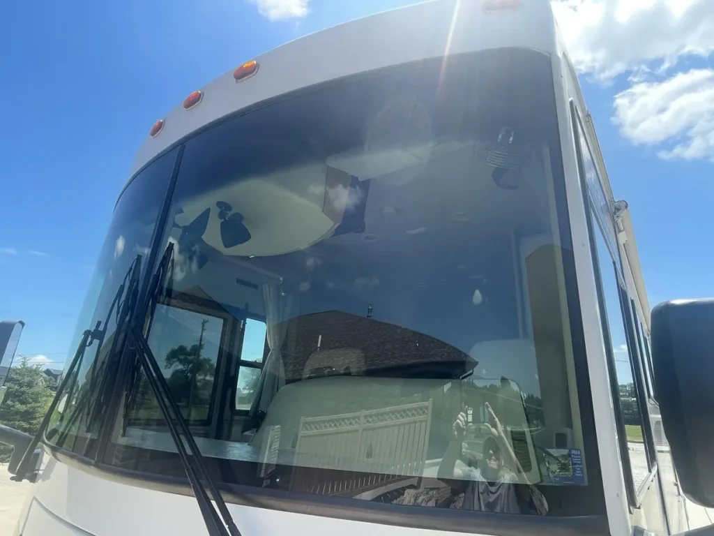 2002 Winnebago Itasca Horizon Motorcoach